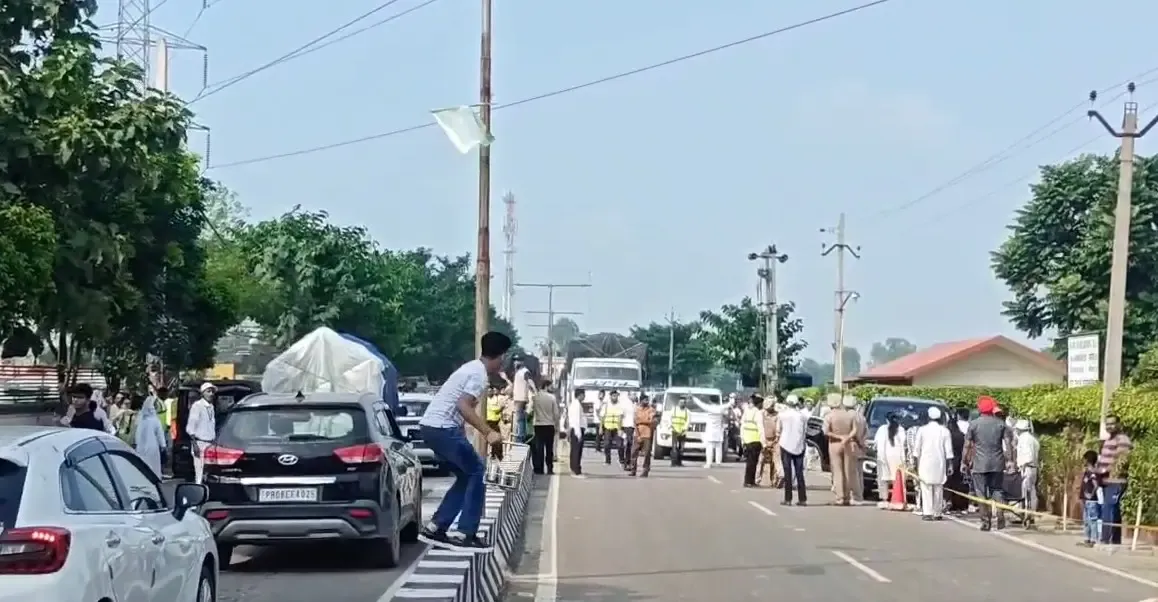 क्या पंजाब में बाढ़ संकट के बीच राधा स्वामी डेरा ब्यास राहत अभियान चला रहा है?