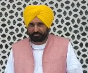 क्या सीएम मान ने हरमंदिर साहिब में मत्था टेका और धमकी देने वालों की गिरफ्तारी की बात की?