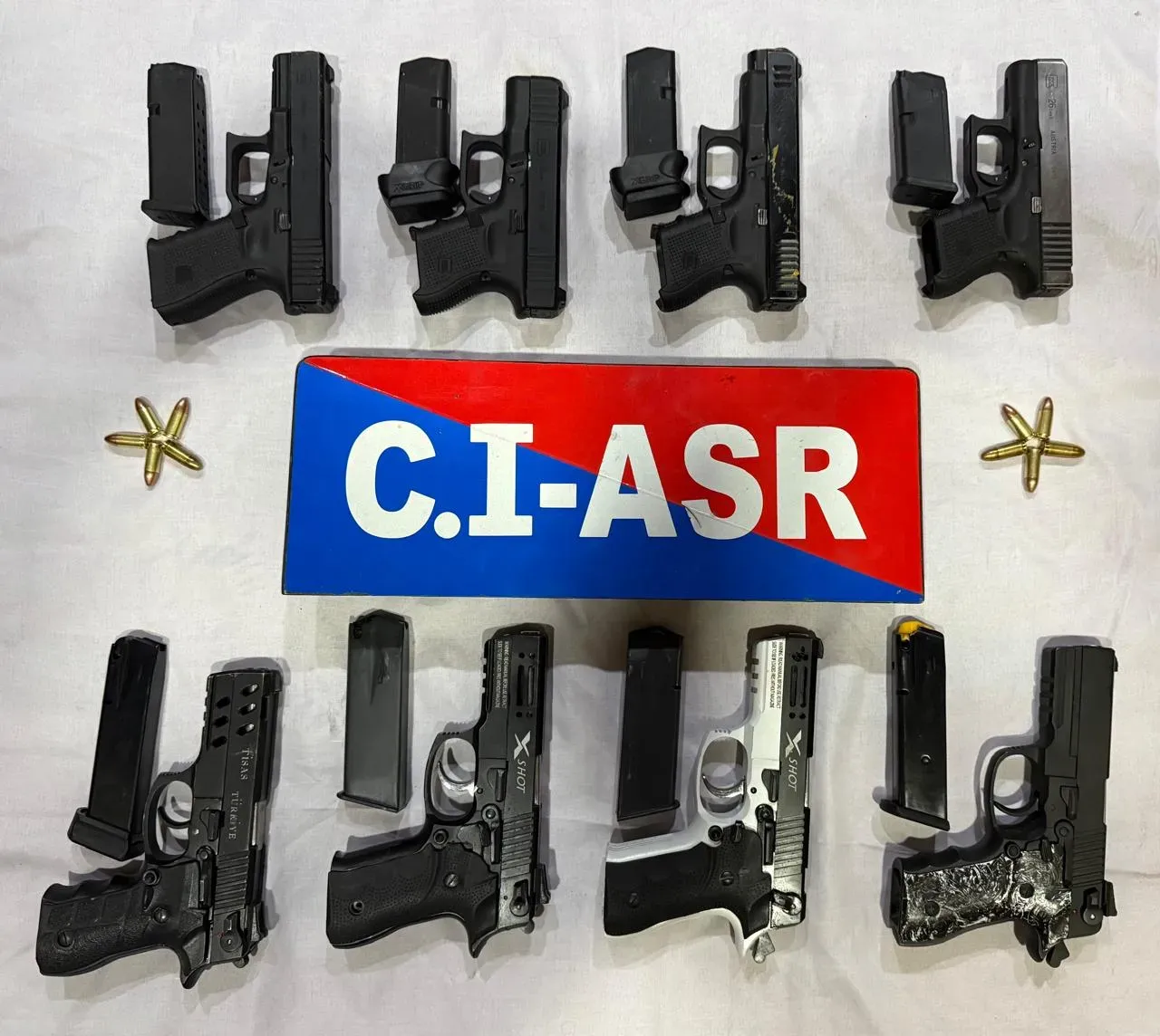Punjab Police Dismantles Arms Smuggling Operation, Seizes Eight Pistols
