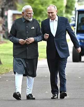 What Insights Did Putin Share with PM Modi Regarding His Meeting with Trump in Alaska?