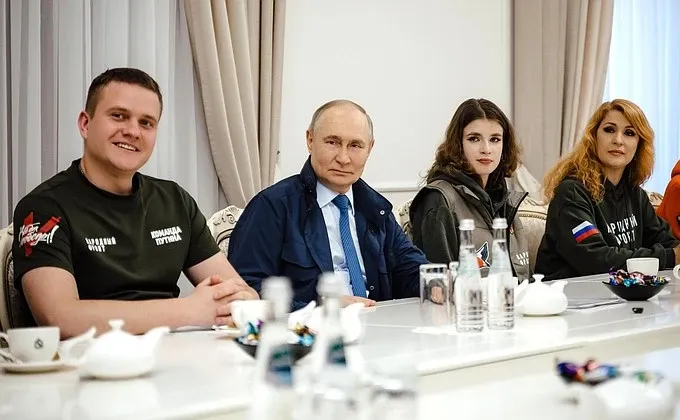 Was Putin's Helicopter Targeted During a Ukrainian Drone Assault?