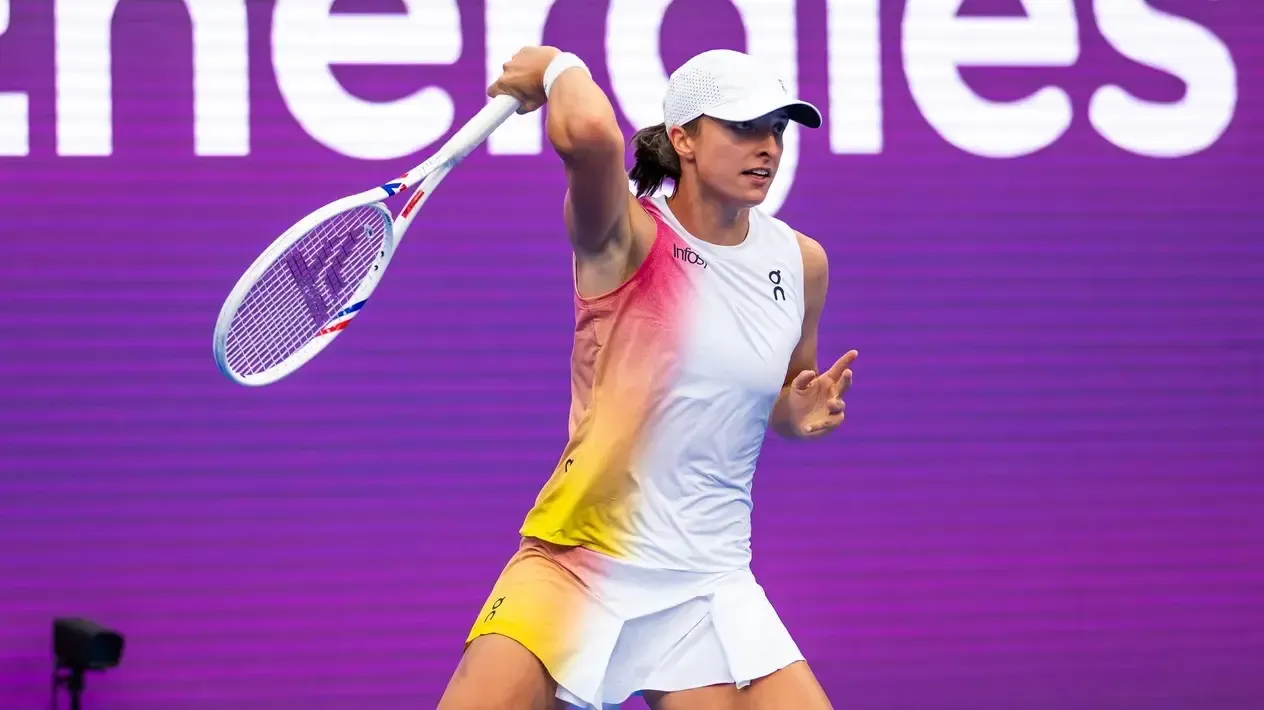 Qatar Open: Swiatek Advances, Jabeur Dominates, Svitolina Outlasts Vondrousova in Doha