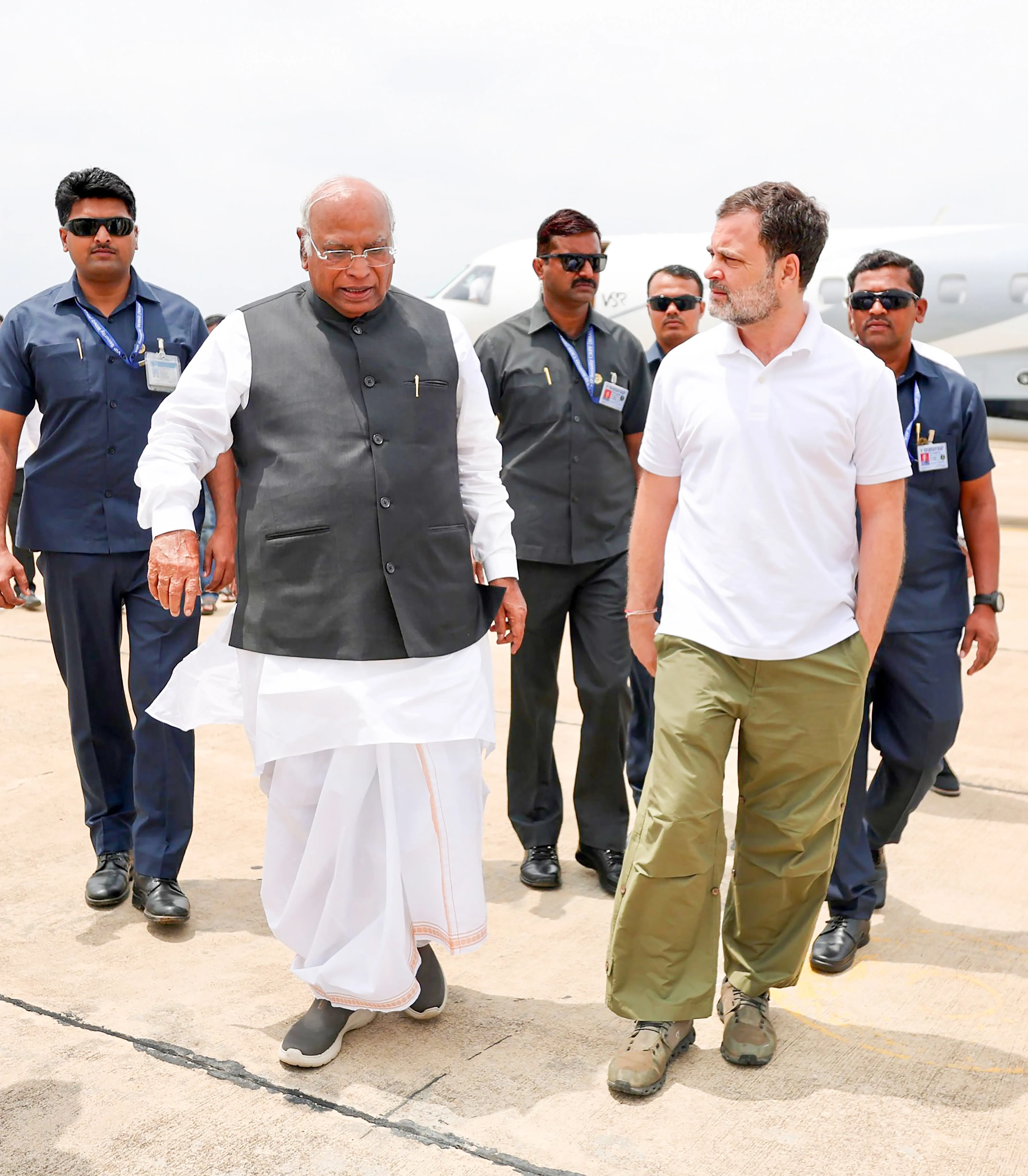 क्या खड़गे, राहुल-प्रियंका गांधी ने देशवासियों को रक्षाबंधन की शुभकामनाएं दी?
