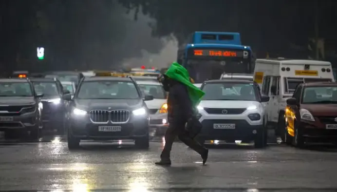 Heavy Rainfall Provides Relief to Delhi Residents After a Warm February