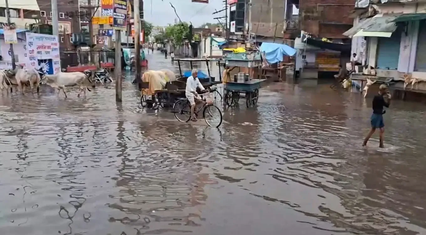 क्या राजस्थान में मूसलधार बारिश ने कई जिलों को जलमग्न कर दिया?