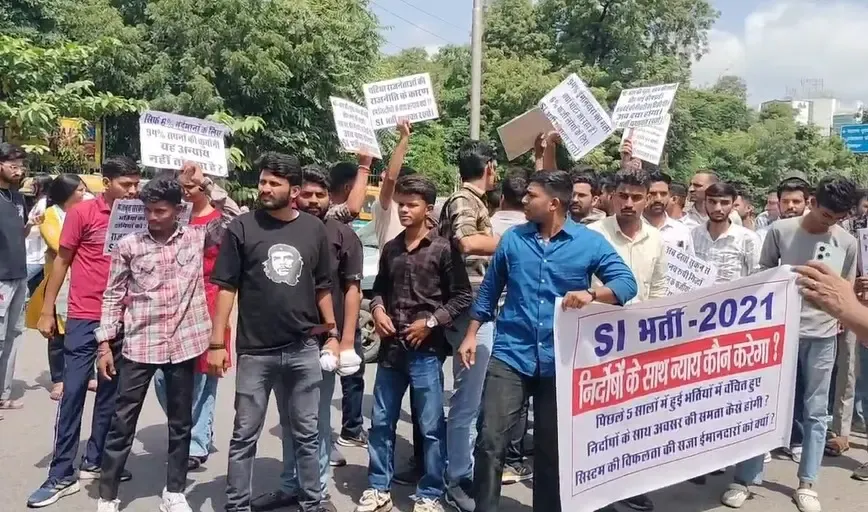 क्या राजस्थान एसआई भर्ती रद्द होने पर छात्रों का गुस्सा सही है?