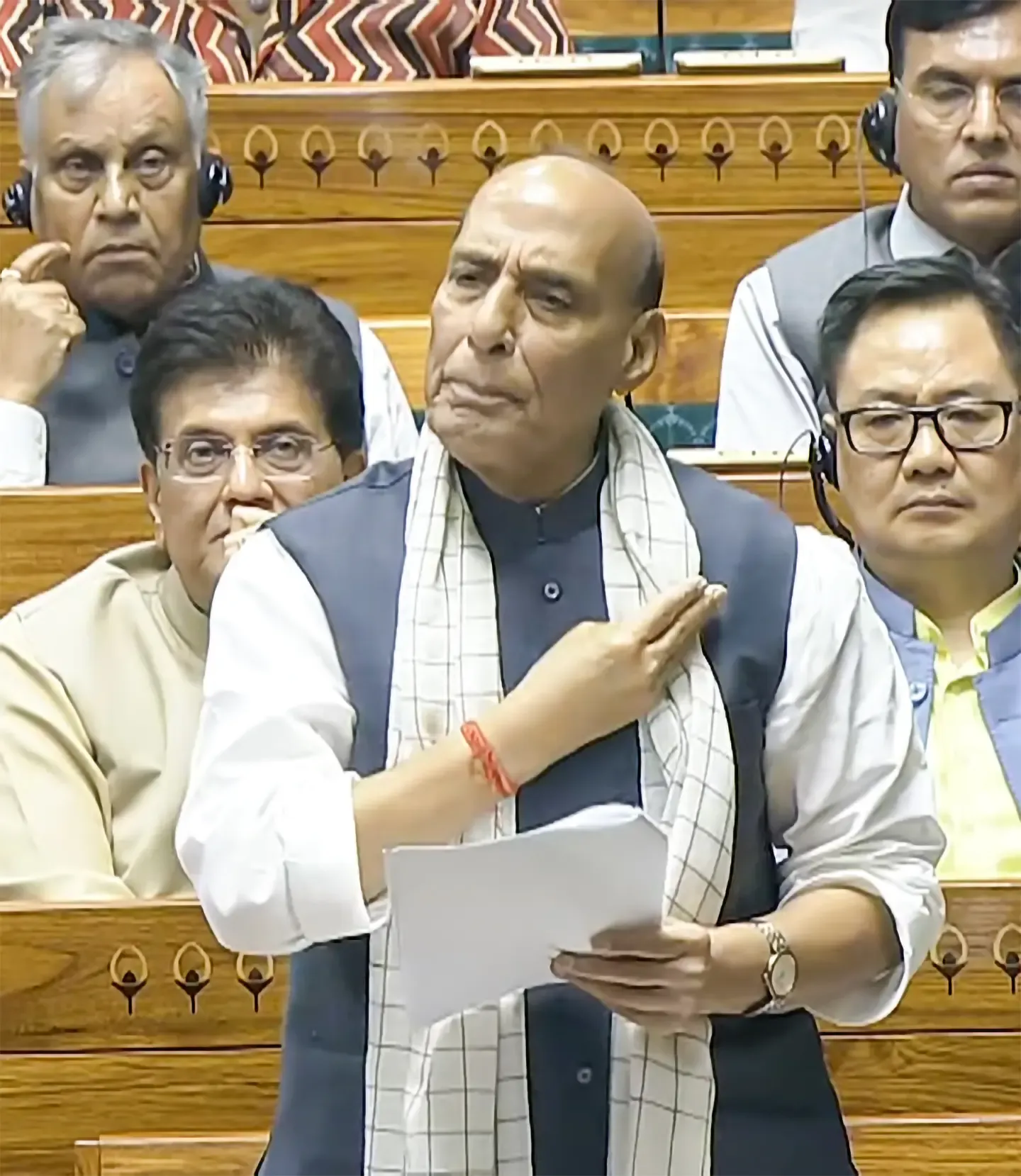 क्या राजनाथ सिंह ने विपक्ष के आरोपों का जवाब देते हुए कहा कि 'भारत ने किसी दबाव में नहीं रोका ऑपरेशन सिंदूर'?