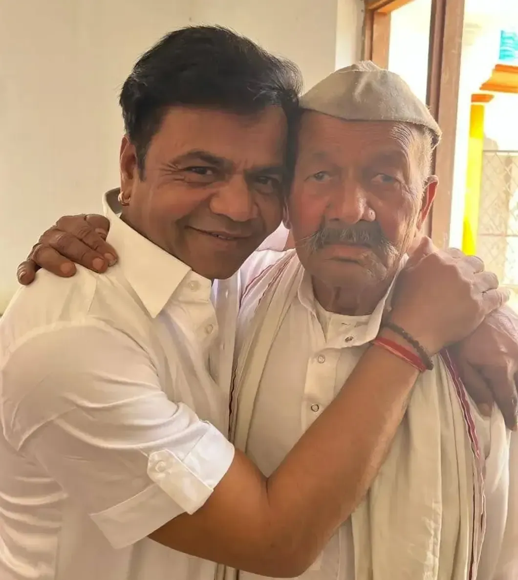 Rajpal Yadav Honors His Beloved Father