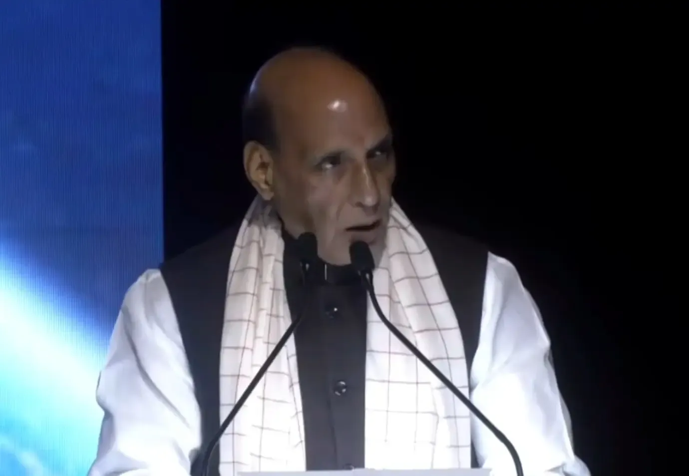 क्या रक्षामंत्री राजनाथ सिंह ने शुभांशु शुक्ला और अन्य गगन यात्रियों को सम्मानित किया?