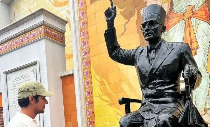 Randeep Hooda Honors Veer Savarkar on His 59th Death Anniversary