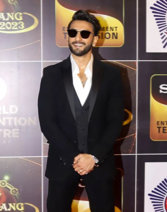 Why Did Ranveer Singh Delete All His Instagram Posts Before Turning 40?