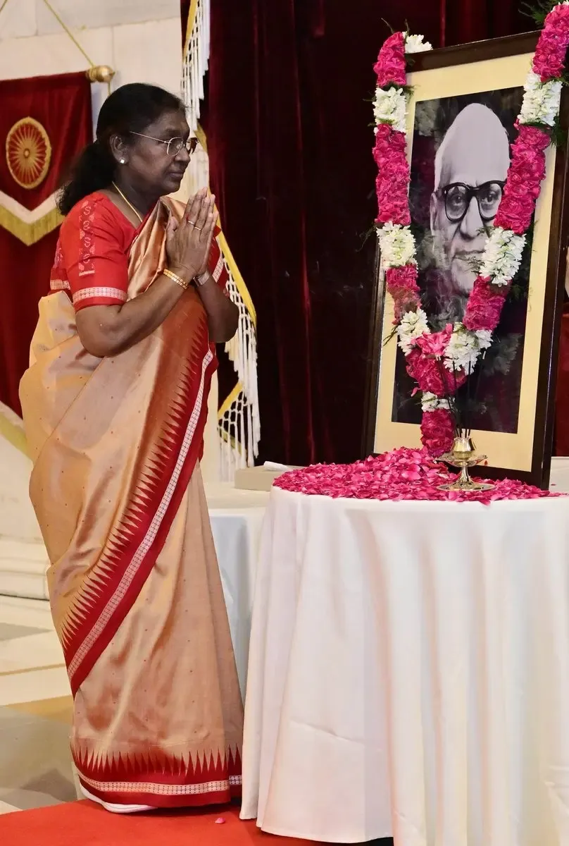 क्या राष्ट्रपति द्रौपदी मुर्मू ने पूर्व राष्ट्रपति वीवी गिरि को श्रद्धांजलि दी?