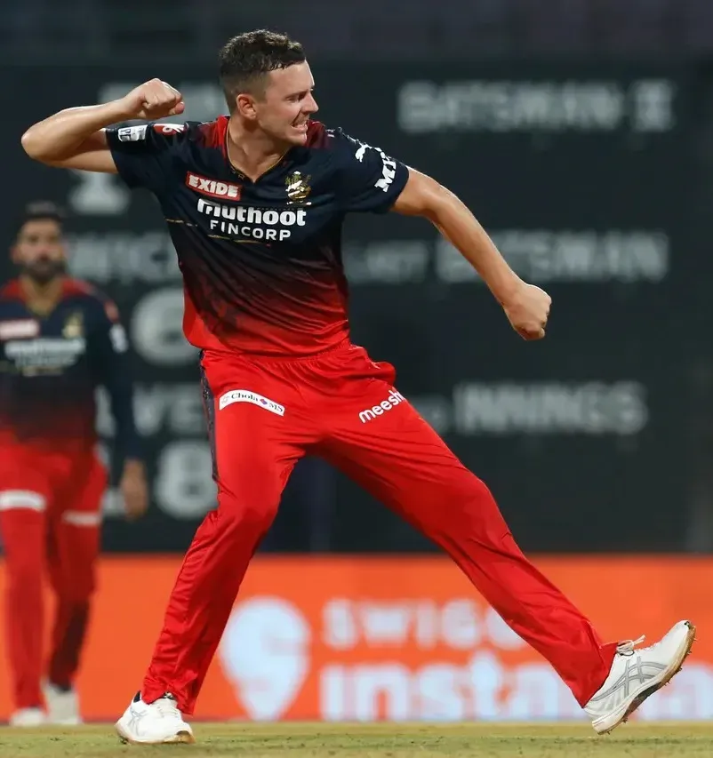RCB's Hazlewood and Bhuvneshwar Celebrate Their Unique Homecoming at Chinnaswamy