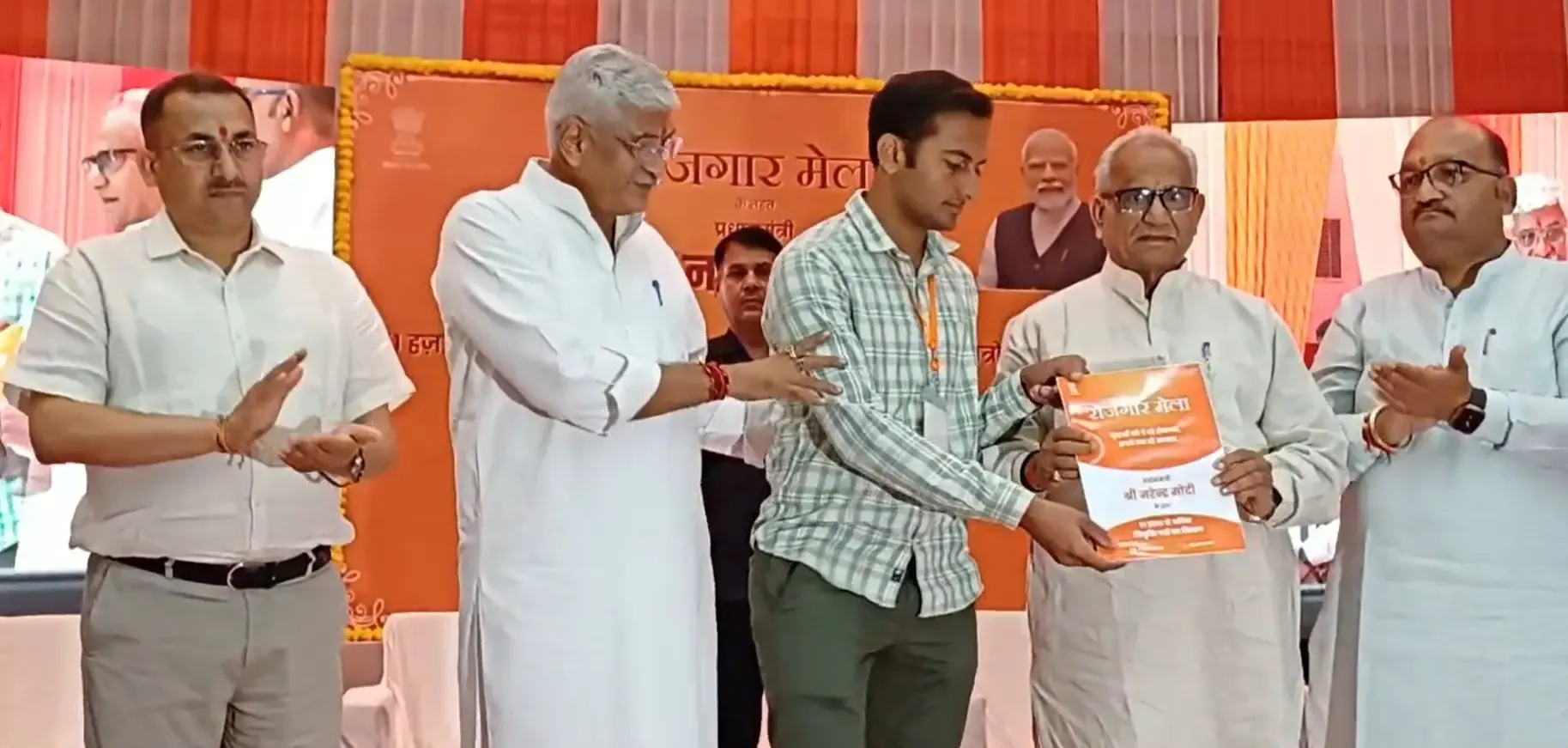 क्या रोजगार मेला आत्मनिर्भर बनने की दिशा में महत्वपूर्ण पड़ाव है? : गजेंद्र सिंह शेखावत