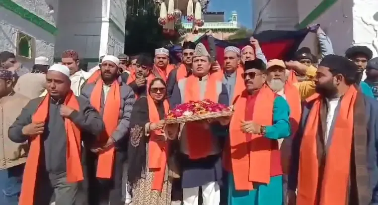 Indresh Kumar of RSS Offers Chadar at Ajmer Sharif Dargah