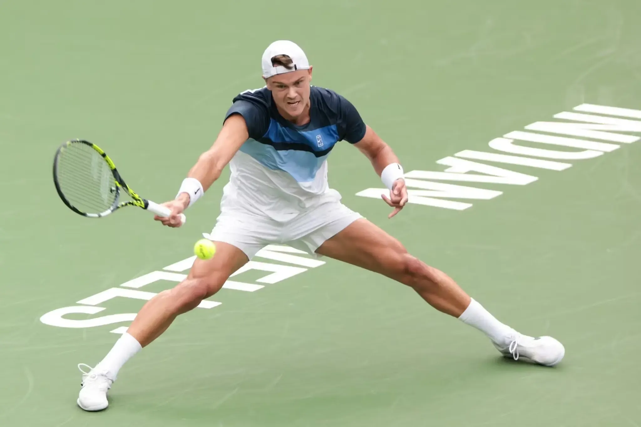 Rune Defeats Tsitsipas to Enter Ninth Masters 1000 Quarter-Final in Indian Wells