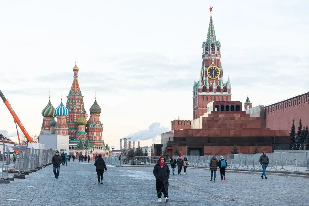 Russia Expels Two Diplomats from the UK on Espionage Allegations
