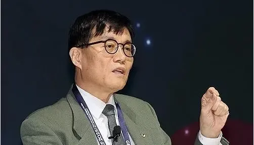 South Korea Risks Economic Decline Post-2050 Due to Low Birth Rate, Warns BOK Governor