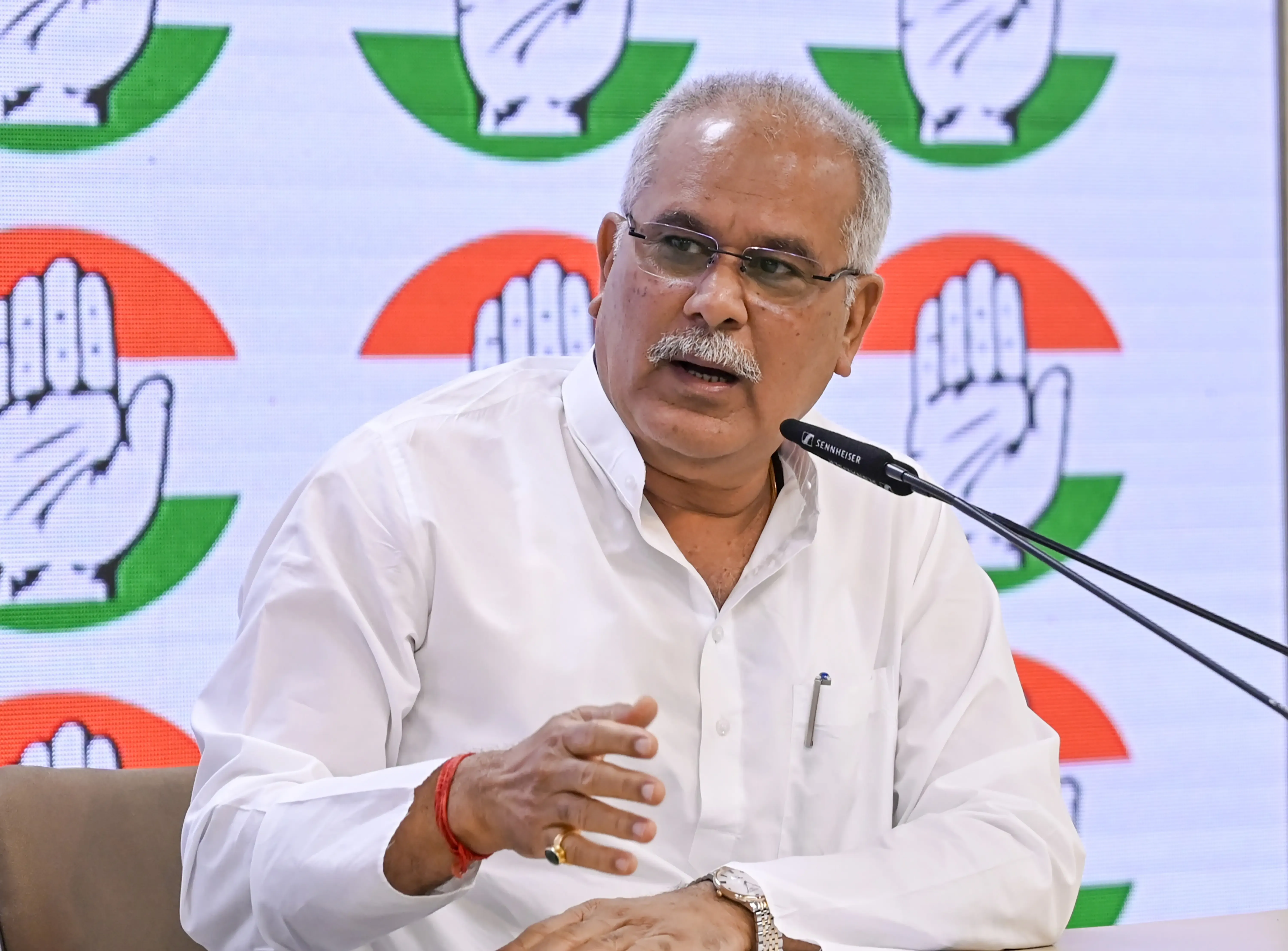 क्या साय सरकार पुरानी योजनाओं को लागू कर रही है, संकट में किसान हैं? : भूपेश बघेल
