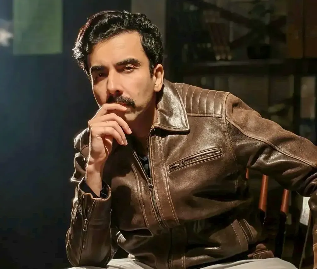 क्या 'सलाकार' में नवीन कस्तूरिया का किरदार निभाने का कोई निश्चित तरीका नहीं है?