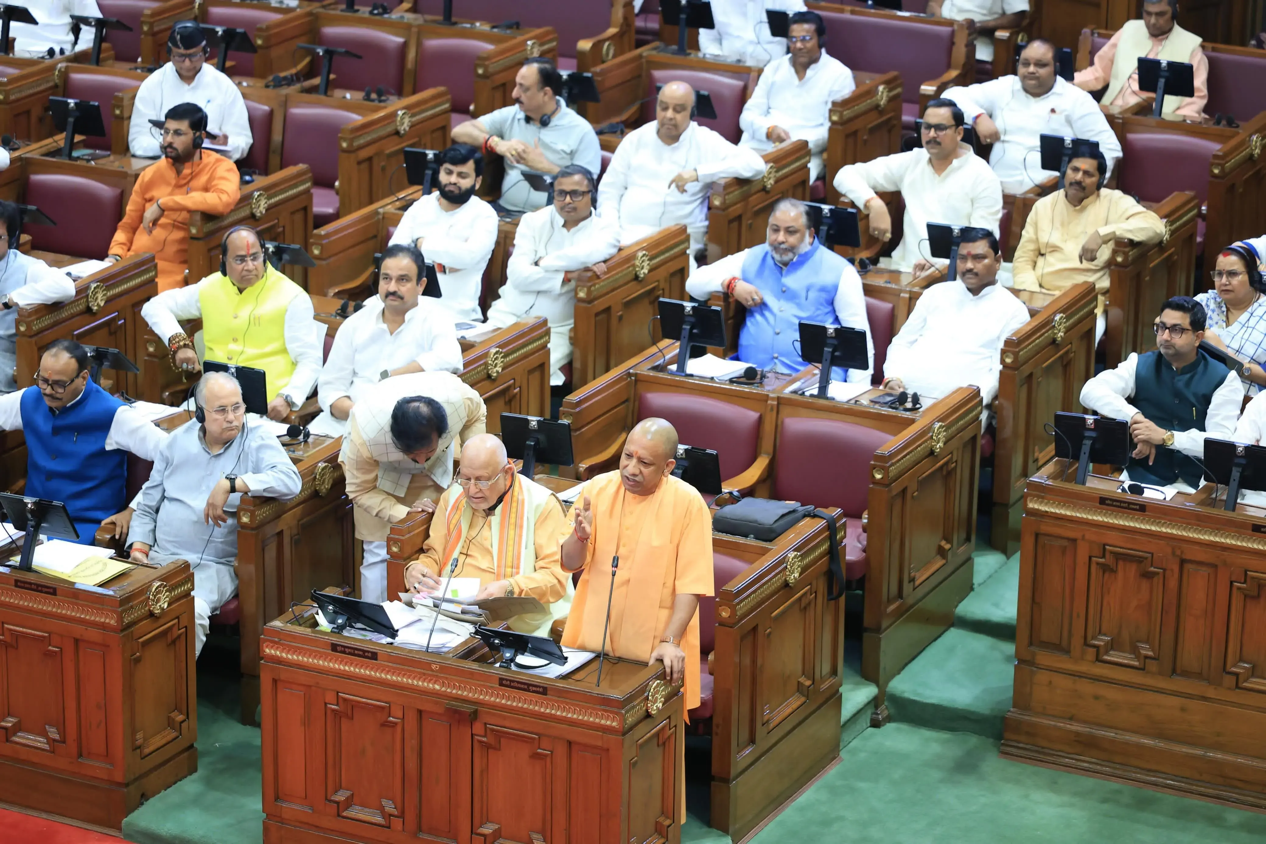क्या समाजवादी पार्टी के कार्यकाल में व्यापारी शोषण और गुंडा टैक्स को भूल गए हैं?