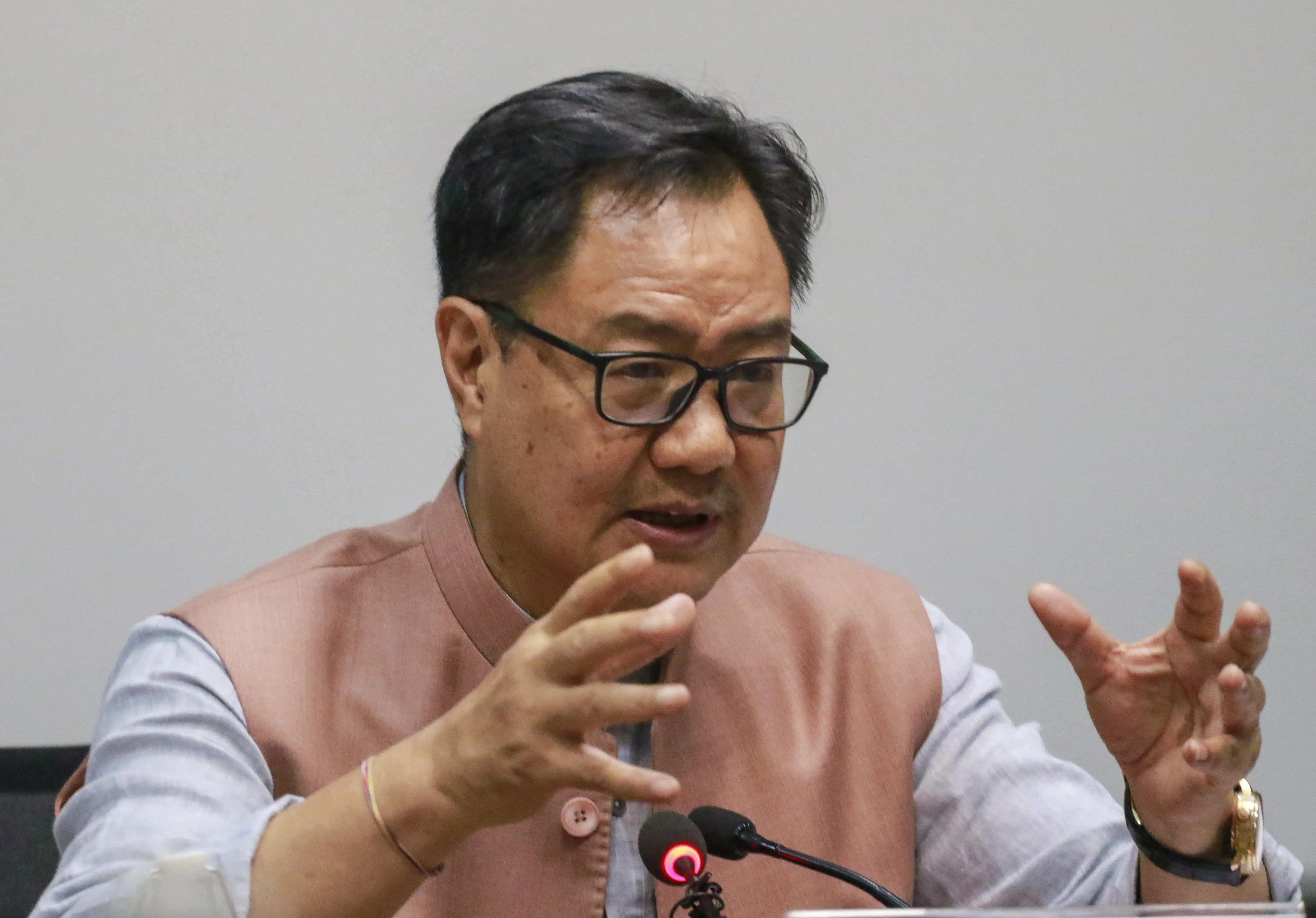 क्या संसद में सरकार के काम में बाधा डालना और रोकना अलोकतांत्रिक है?: किरेन रिजिजू