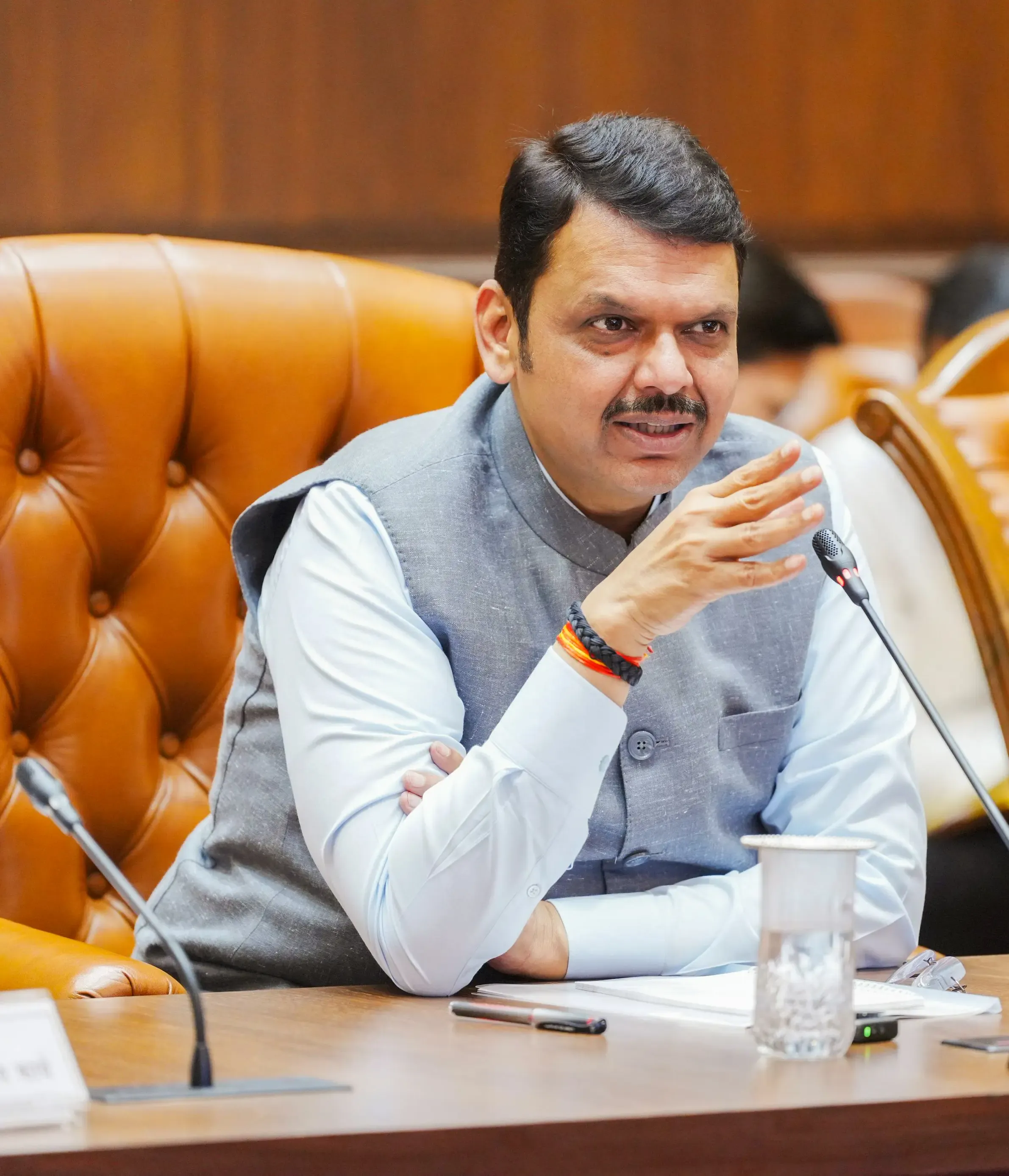 क्या सांसद निशिकांत दुबे की टिप्पणी पर महाराष्ट्र के सीएम देवेंद्र फडणवीस ने सफाई दी?