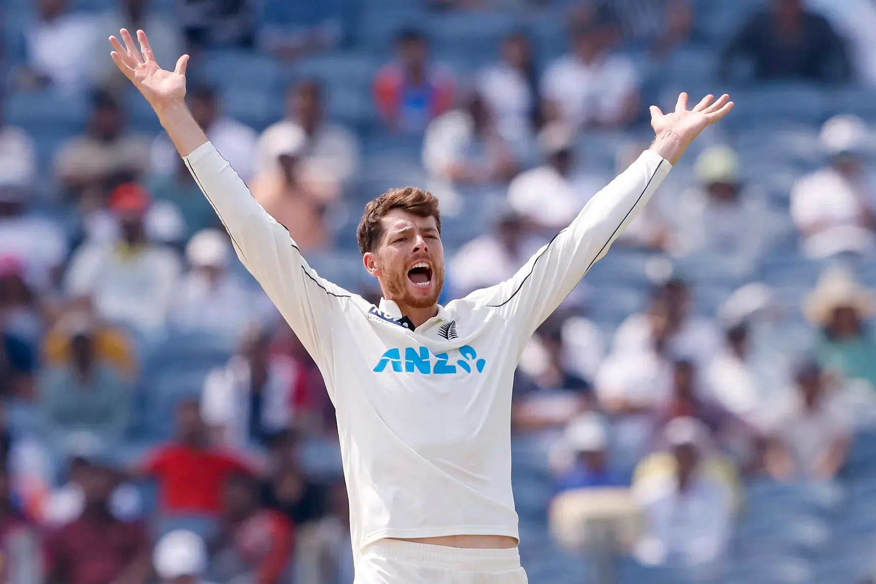 Mitchell Santner's Potential Return for New Zealand's Second Test Against England, According to Stead
