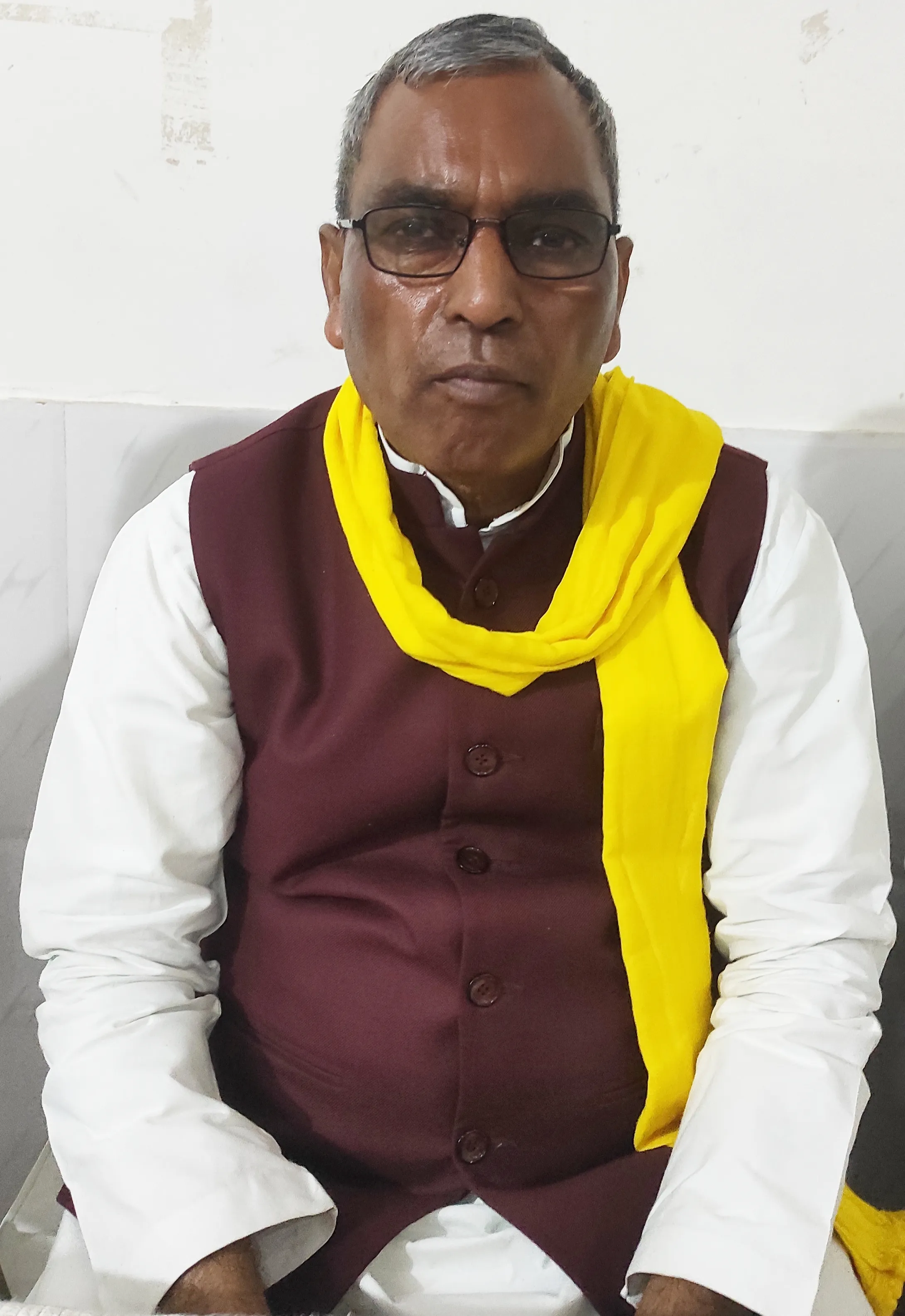 क्या सपा में <b>ए</b> से <b>अराजकता</b>, <b>बी</b> से <b>भ्रष्टाचार</b>, <b>सी</b> से <b>चोरी</b> और <b>डी</b> से <b>दलाली</b> है? : ओम प्रकाश राजभर