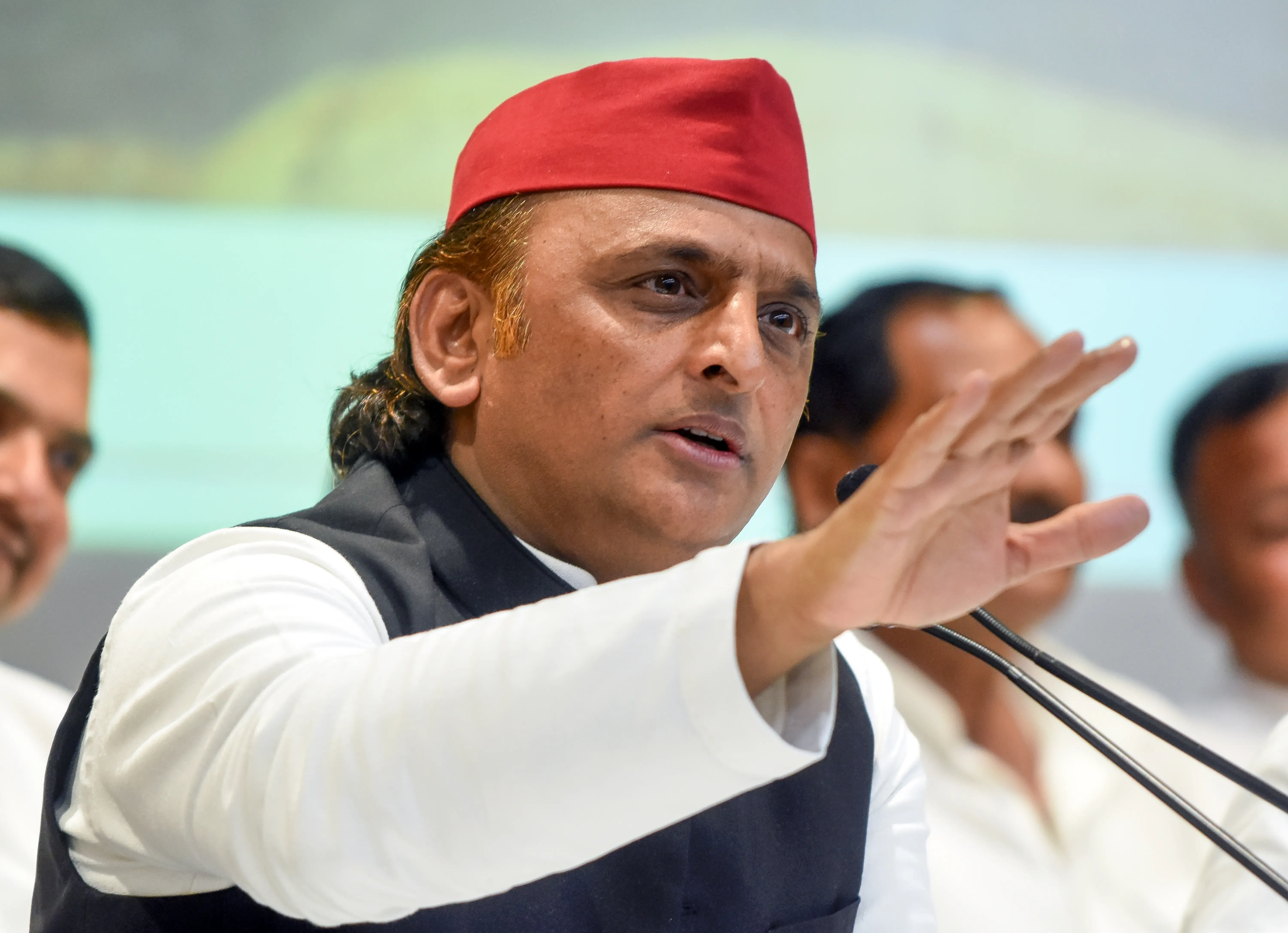 क्या सपा प्रमुख अखिलेश यादव ने आतंकी हमलों को रोकने के मामले में सरकार से सवाल उठाए?