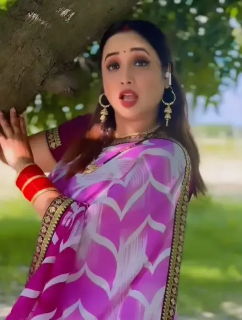 क्या साड़ी पहन कर रानी चटर्जी ने फैंस को किया दीवाना?