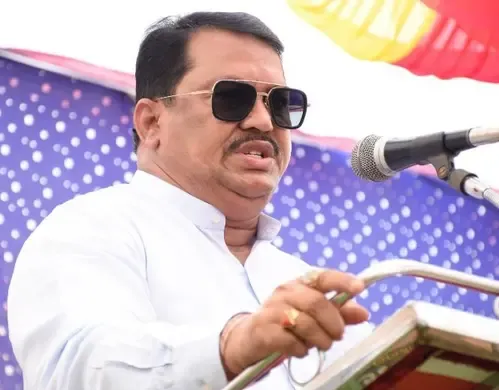 क्या सरकार को किसानों की परवाह नहीं है? : विजय वडेट्टीवार