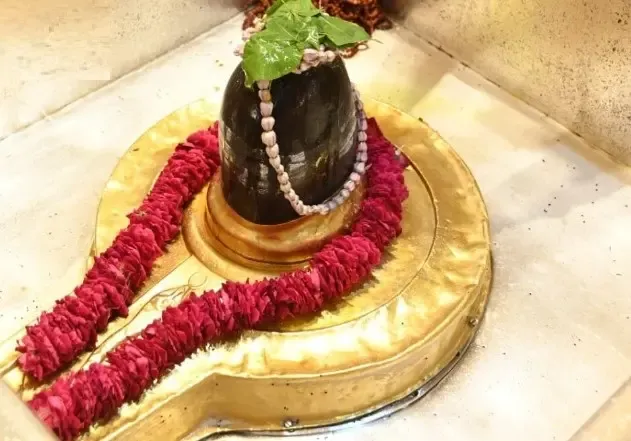 महादेव को भांग, आक और धतूरा क्यों प्रिय हैं?