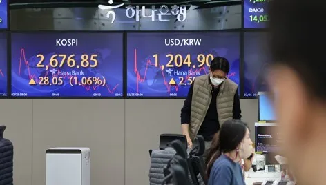 Seoul Stock Market Dips Nearly 2% Due to Hawkish U.S. Fed and Micron's Disappointing Results