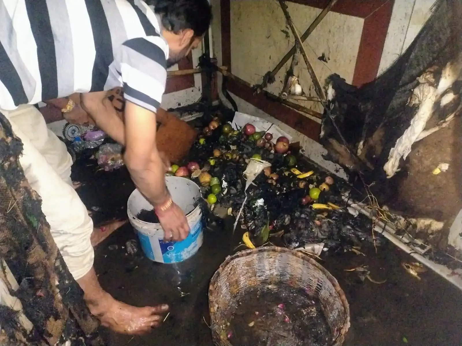 What Caused the Fire and Injuries During Shravan Purnima Aarti in a UP Temple?