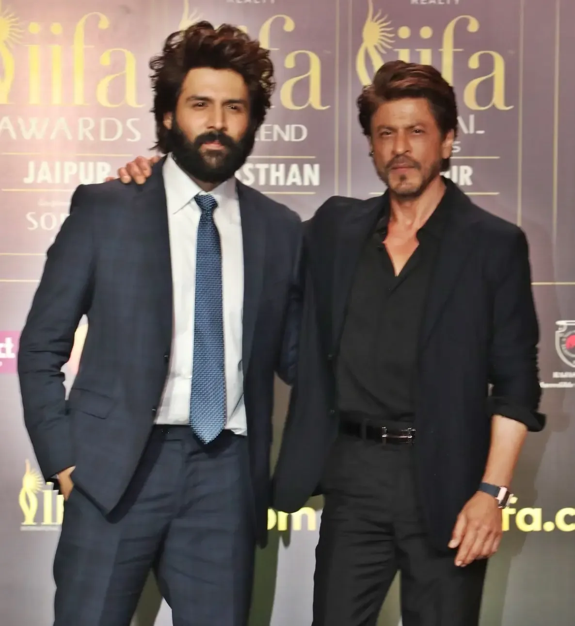 Shah Rukh Khan teaches Kartik Aaryan Rajasthani