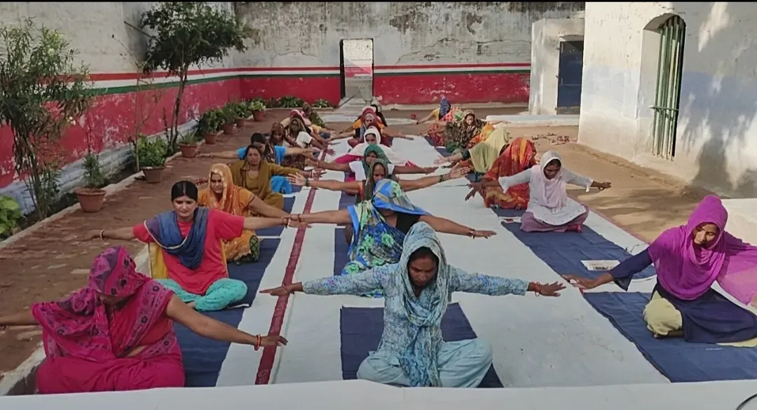 क्या शाहजहांपुर जेल में योग दिवस पर 'संवेदना और संकल्प' का आयोजन हुआ?
