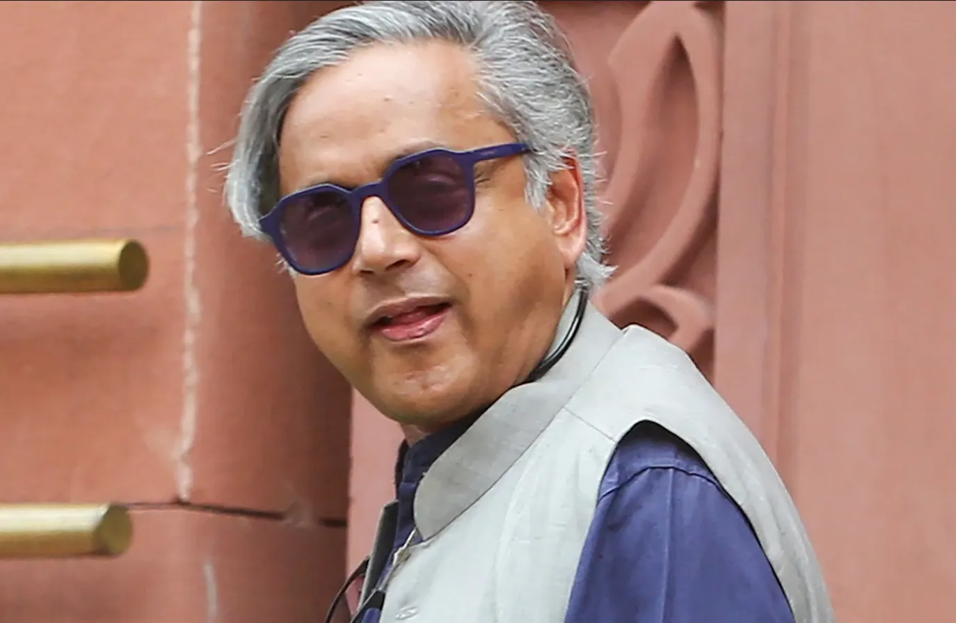 What Concerns Did Shashi Tharoor Raise Regarding the BrahMos Plant in Thiruvananthapuram?
