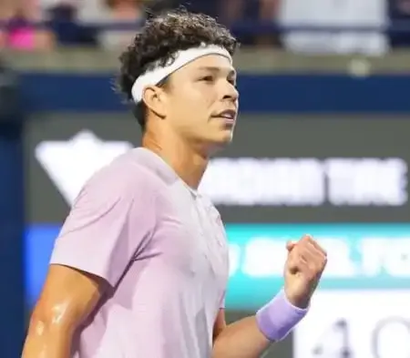 Can Shelton Continue His Winning Streak Against Zverev?