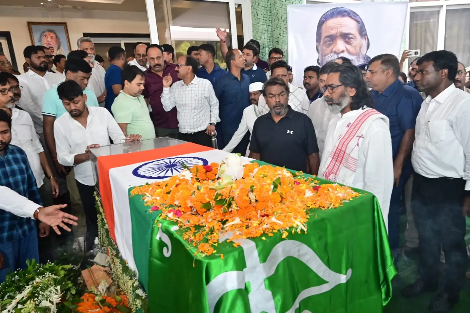 क्या शिबू सोरेन की अंतिम यात्रा ने झारखंड को एकजुट किया?