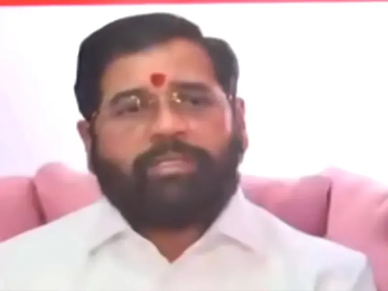 Eknath Shinde Critiques Uddhav Thackeray for Meeting with CM Fadnavis