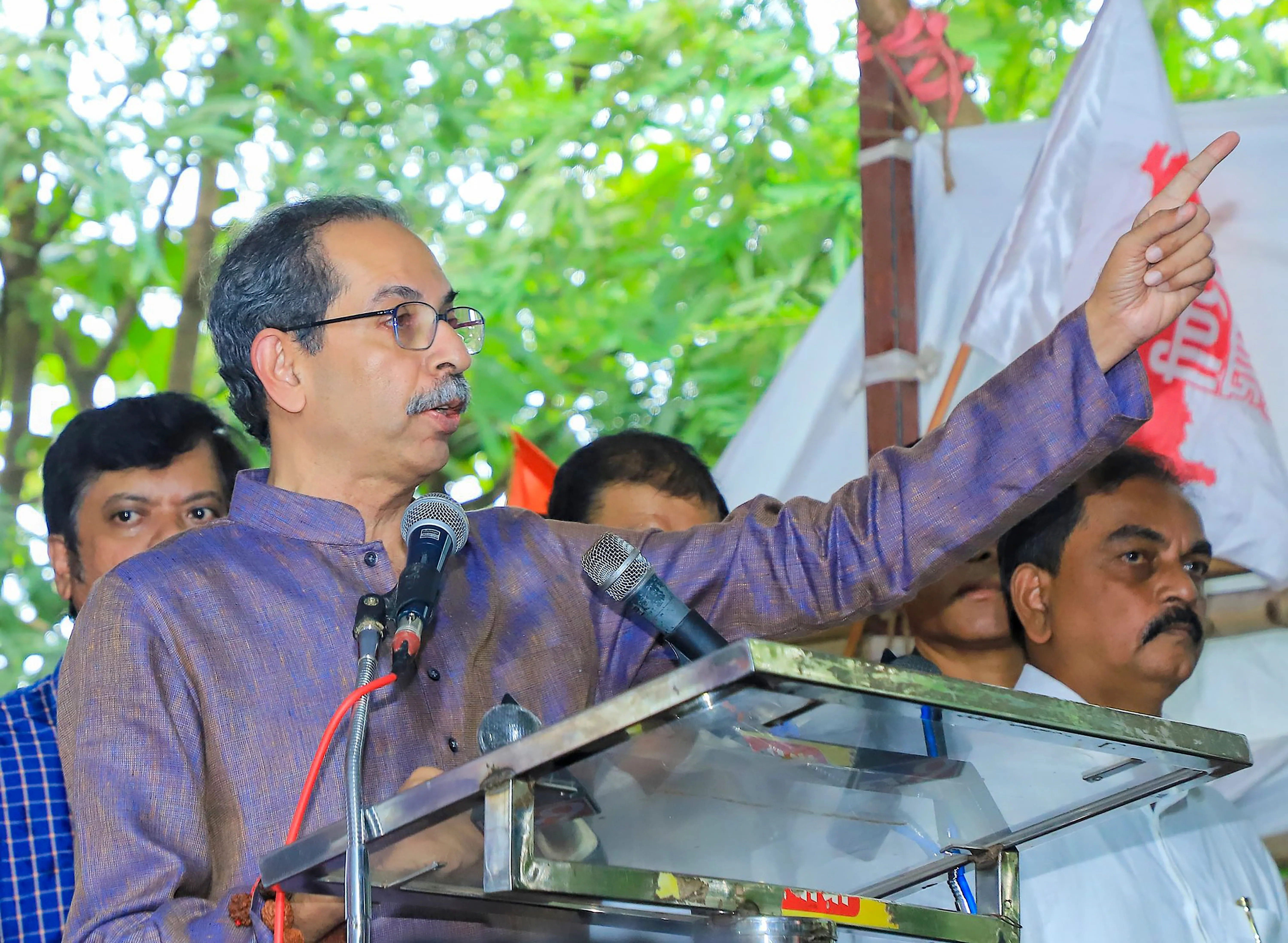 Has Shiv Sena(UBT) Exposed the Reality of the Maha Government's Treatment of Farmers and Contractors?