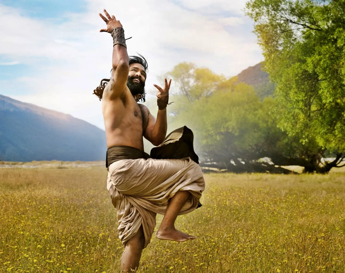 Sri Sri Ravi Shankar Unveils 'Shiva Shiva Shankara' from 'Kannappa'