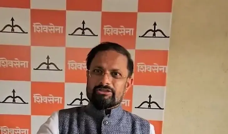 क्या उद्धव ठाकरे और राज ठाकरे का एक साथ आना शिवसेना के लिए मायने रखता है?