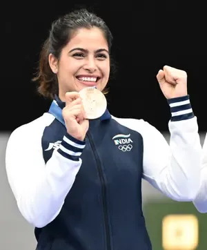 Shooting Community Celebrates as Deepali Deshpande Receives Dronacharya Award and Manu Bhaker is Honored with Khel Ratna