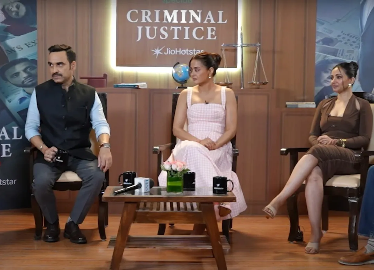 What Trick Does Pankaj Tripathi Use to Support Co-Actors?