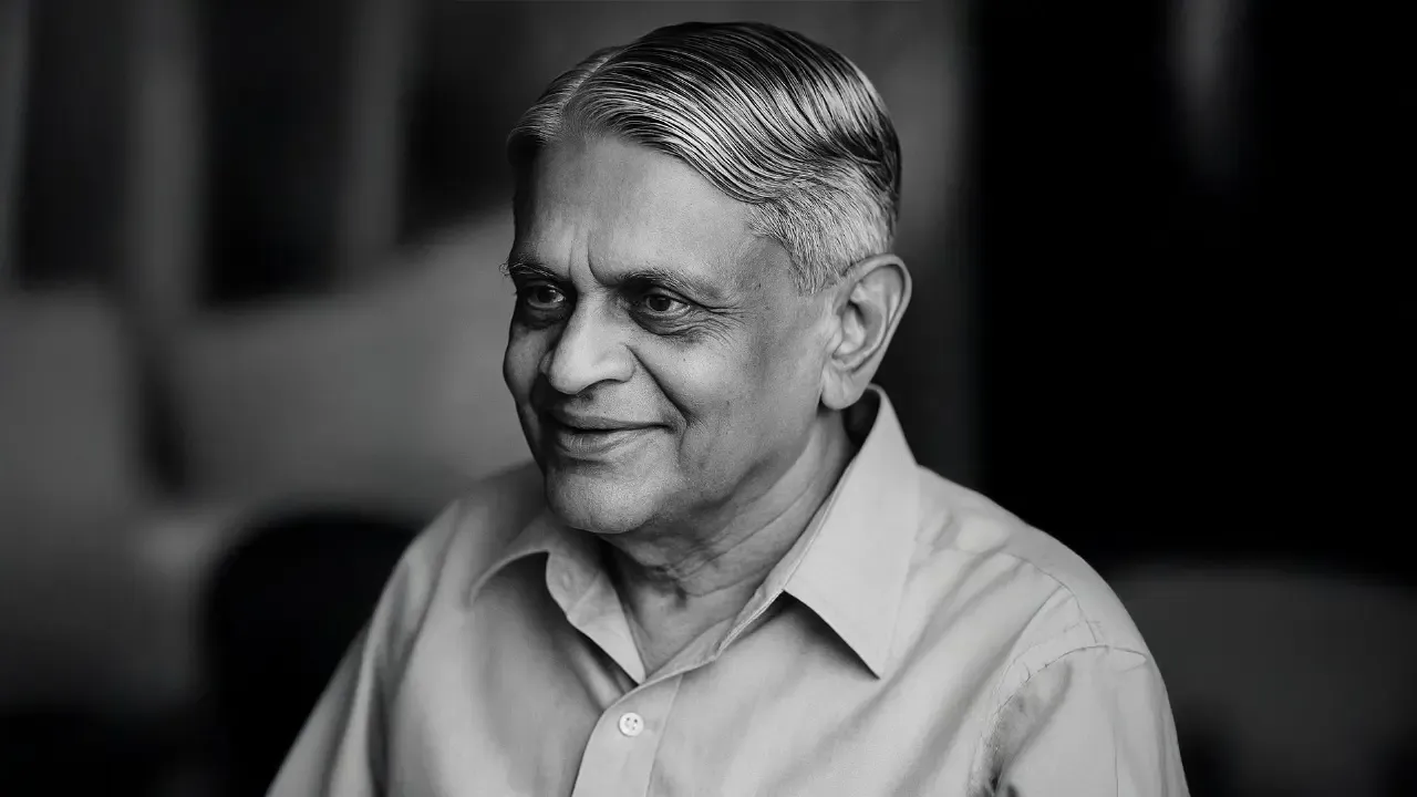 क्या साहसिक एवं मानवीय गुणों से संपन्न थे श्यामाचरण दुबे, जिन्होंने रचना के लिए मूर्तिदेवी पुरस्कार प्राप्त किया?