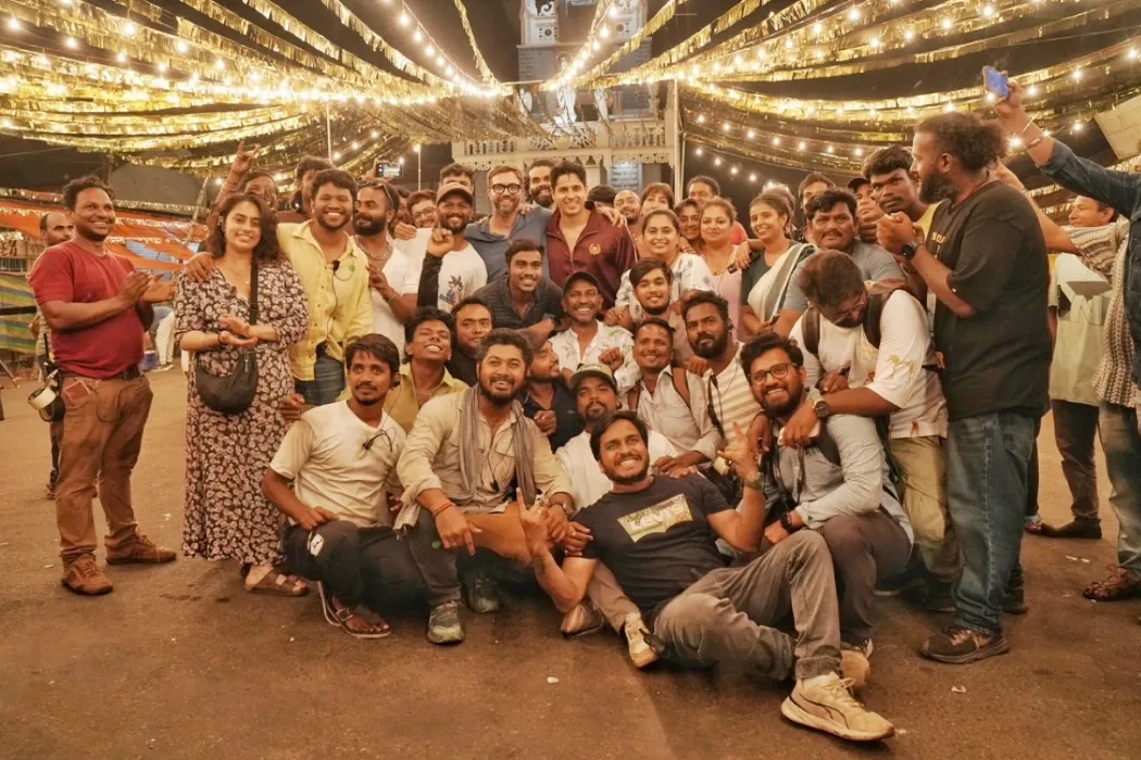 Sidharth Malhotra and Janhvi Kapoor Conclude Kerala Shoot for ‘Param Sundari’