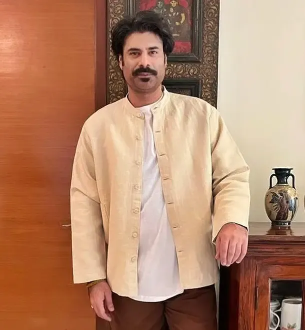 Sikandar Kher Cast as Soldier in ‘Ikkis’: Sriram Raghavan's Unique Filmmaking Style