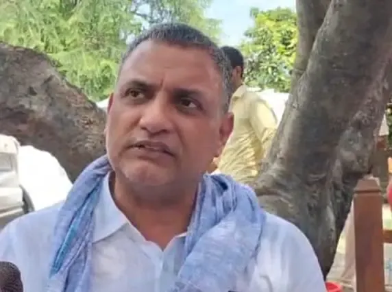 क्या एसआईआर के जरिए बिहार के बाहर रहने वाले लोगों को मतदाता सूची से हटाने की साजिश की जा रही है?